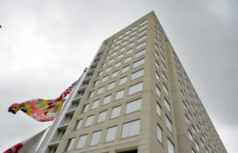 Мэриленд прекращает практику размещения приемных детей в гостиницах